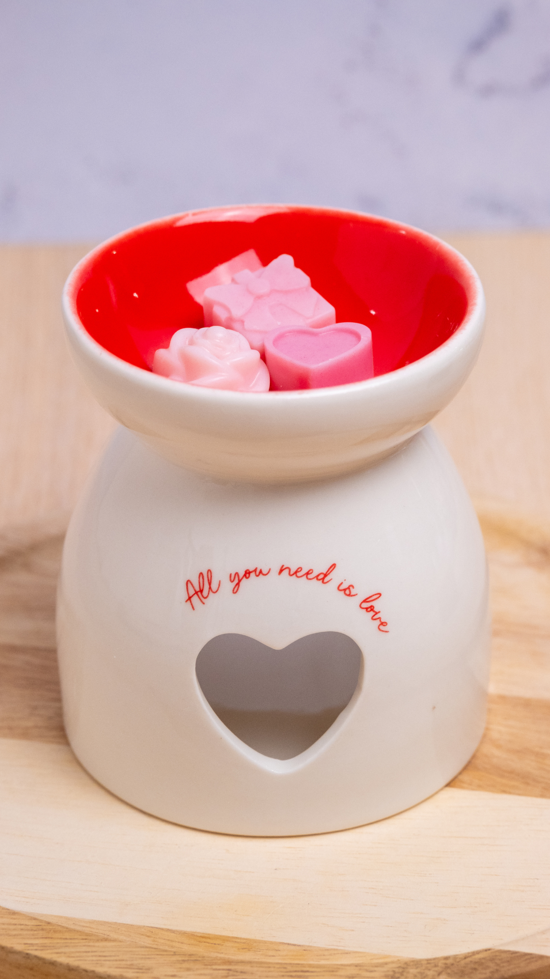 Box All you need is love + cialde San Valentino