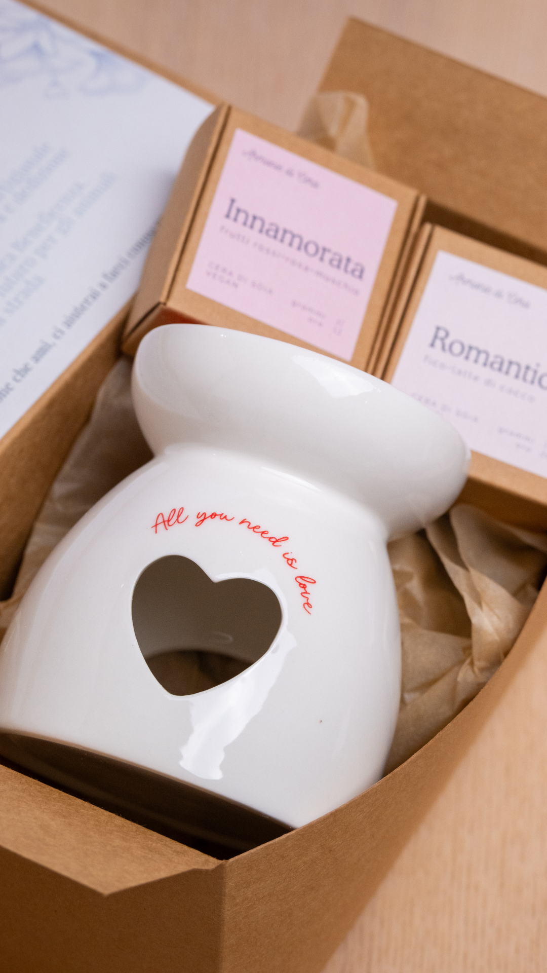 Box All you need is love + cialde San Valentino